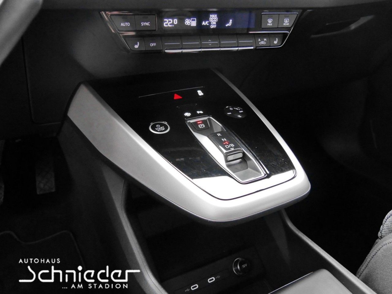 Fahrzeugabbildung Audi Q4 50 E-TRON MATRIX,LED,AHK,MMI,NAVI,CARPLAY,EPC