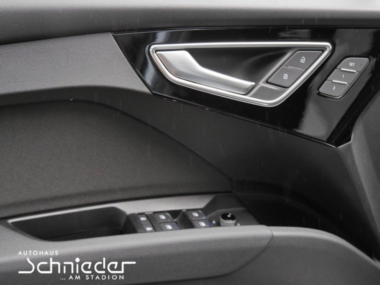 Fahrzeugabbildung Audi Q4 35 E-TRON,LED,KOMFORT,CARPLAY,PDC Bluetooth