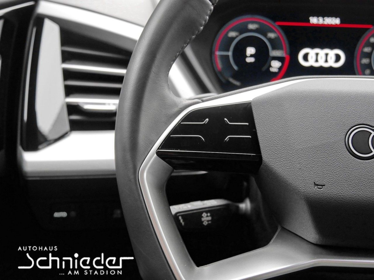 Fahrzeugabbildung Audi Q4 35 E-TRON,LED,KOMFORT,CARPLAY,PDC Bluetooth