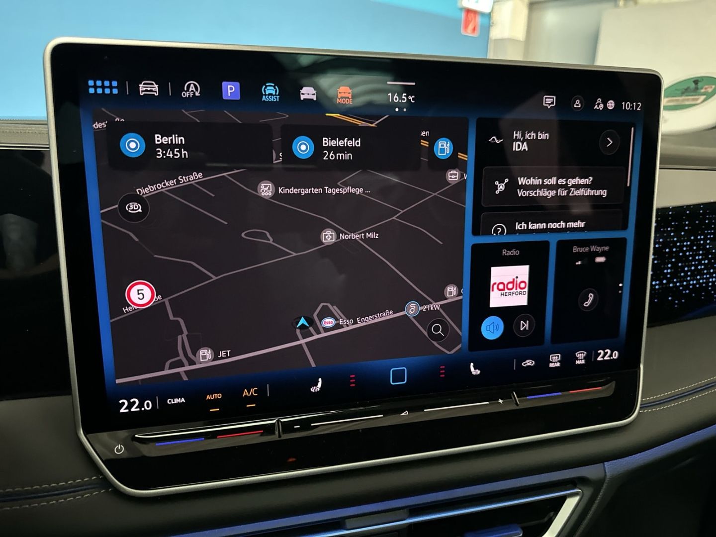 Fahrzeugabbildung Volkswagen Tiguan 1.5 eTSI R-Line HD-Matrix AHK Digital LED