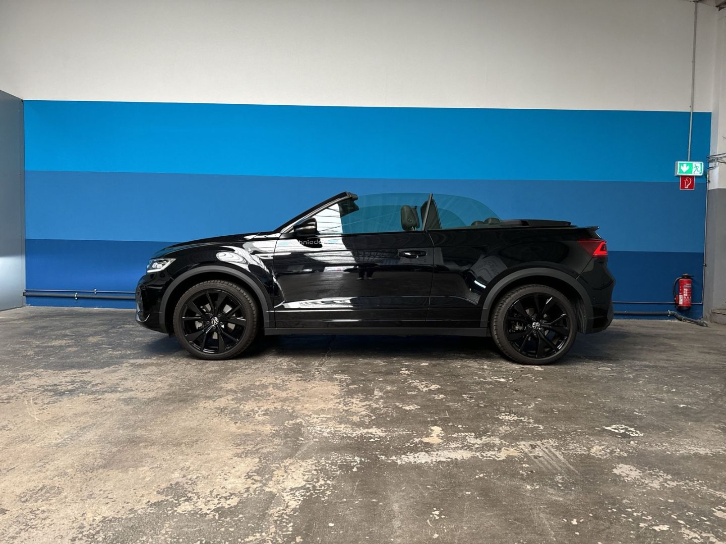 Fahrzeugabbildung Volkswagen T-Roc Cabriolet 1.5 TSI R-Line OPF (EURO 6d) LED