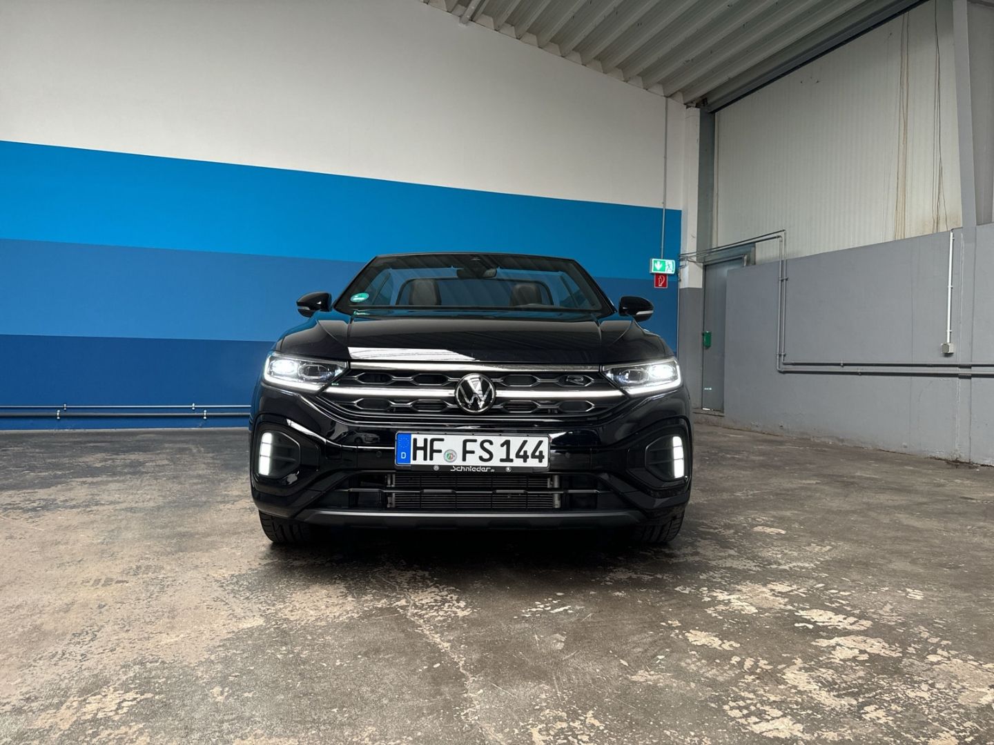 Fahrzeugabbildung Volkswagen T-Roc Cabriolet 1.5 TSI R-Line OPF (EURO 6d) LED