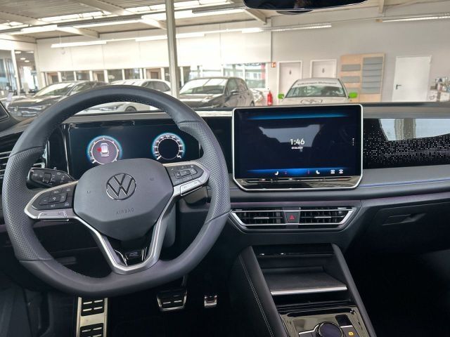 Fahrzeugabbildung Volkswagen Tiguan R-Line 2.0lTDI MATRIX AHK HuD AREA VIEW