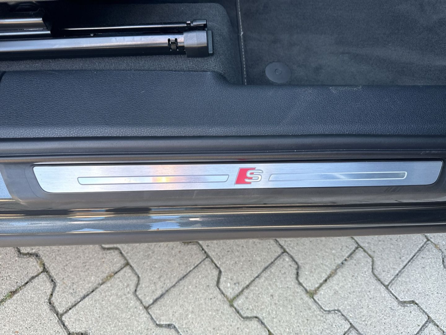 Fahrzeugabbildung Audi Q3 SLINE 35 TFSI MATRIX,KAMERA,AHK,ACC,SHZ Navi