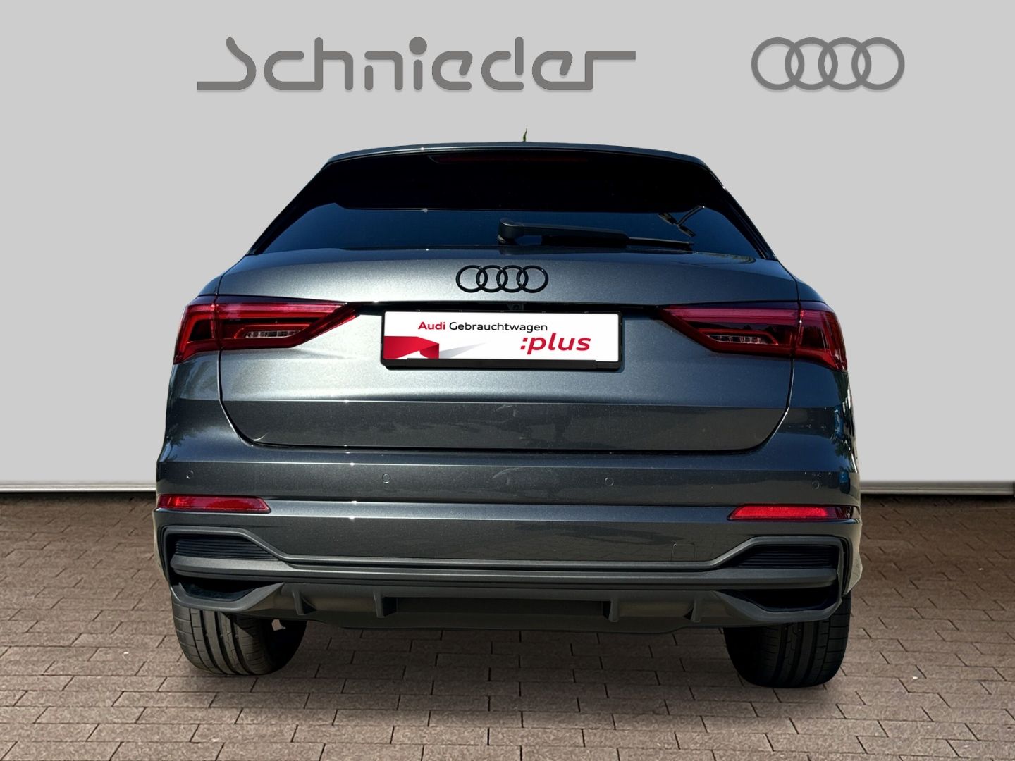 Fahrzeugabbildung Audi Q3 SLINE 35 TFSI MATRIX,KAMERA,AHK,ACC,SHZ Navi