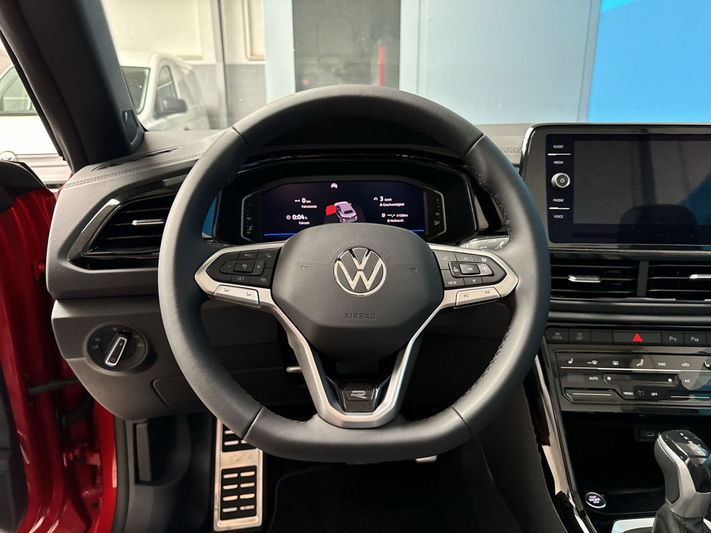 Fahrzeugabbildung Volkswagen T-Roc Cabriolet 1.5 TSI R-Line OPF Beats Black