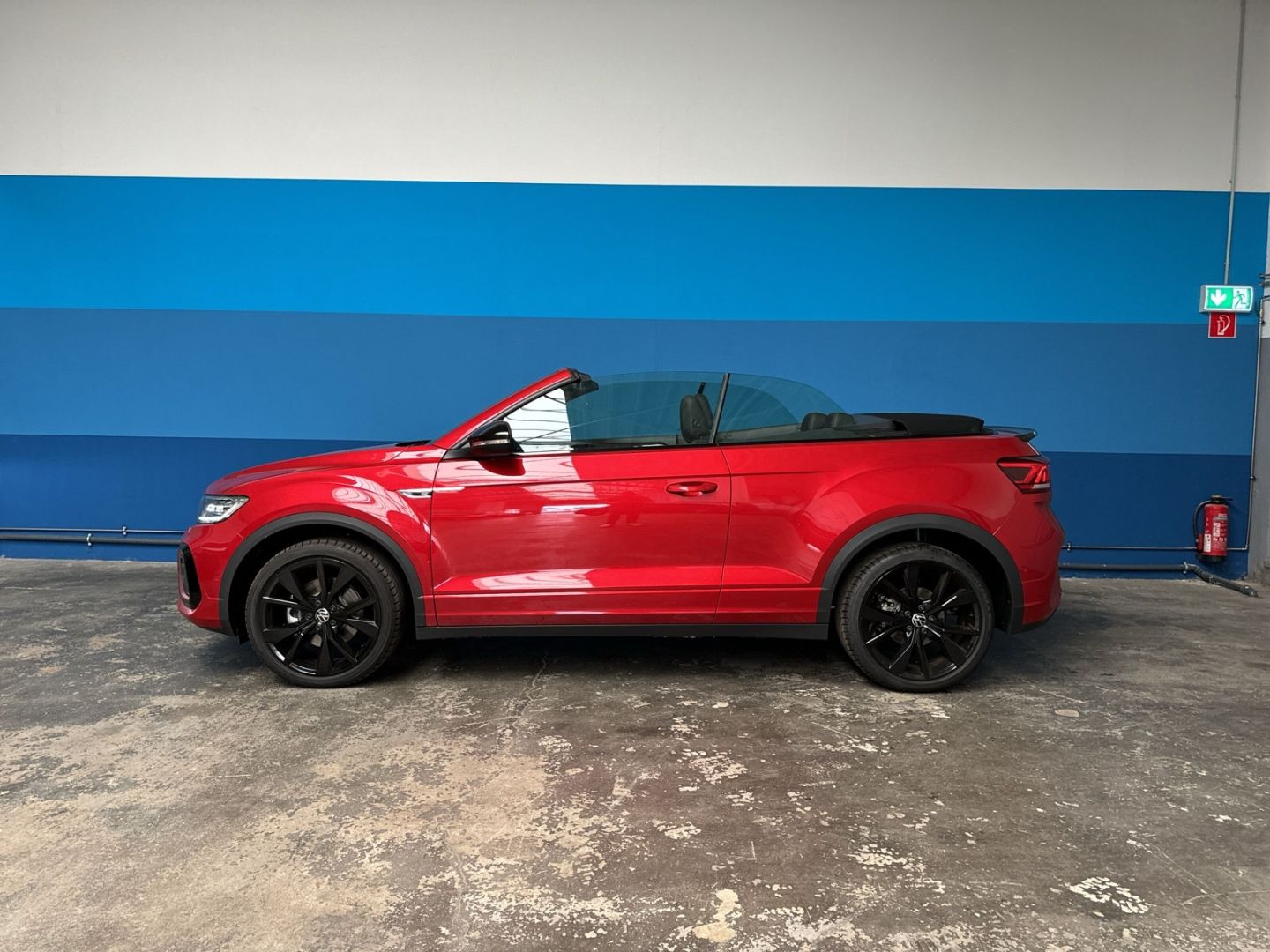 Fahrzeugabbildung Volkswagen T-Roc Cabriolet 1.5 TSI R-Line OPF Beats Black