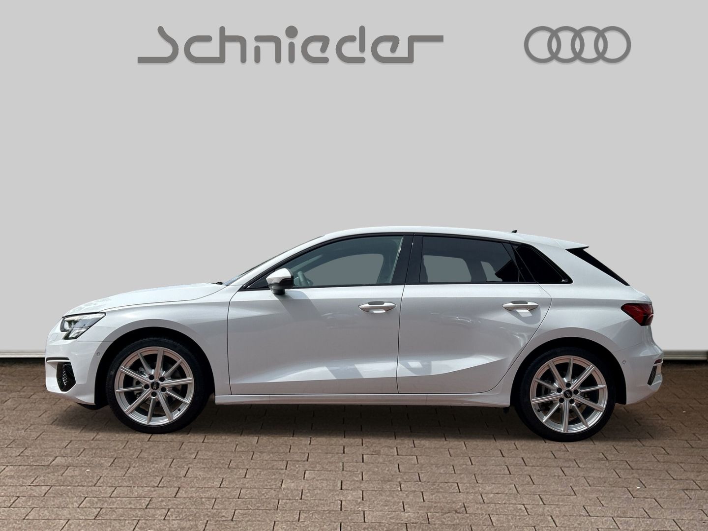 Fahrzeugabbildung Audi A3 SPORTB. ADVANCED LED,KAMERA,AHK,CARPLAY Navi