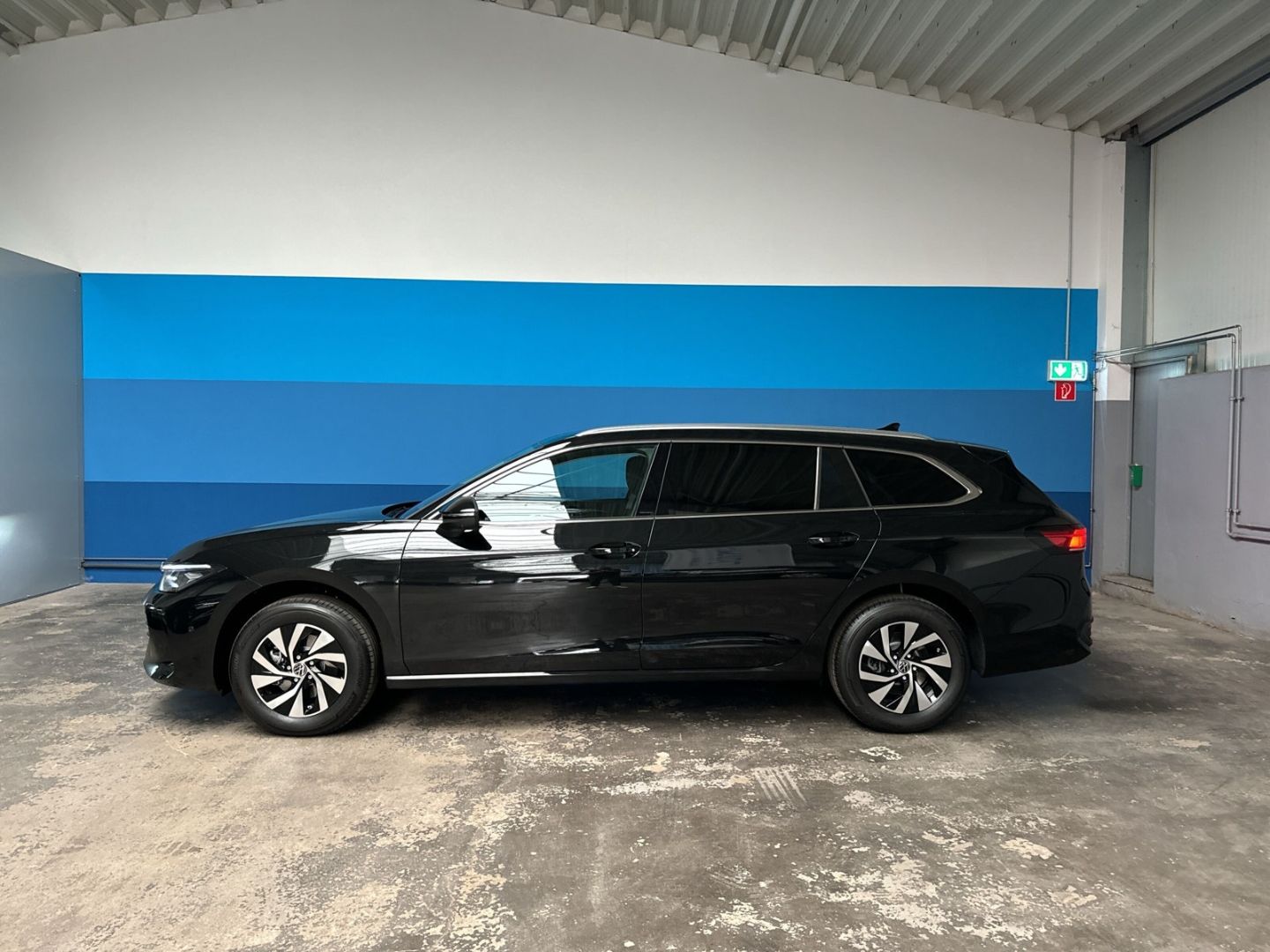 Fahrzeugabbildung Volkswagen Passat Business 2.0l TDI LED AHK AREA VIEW Navi