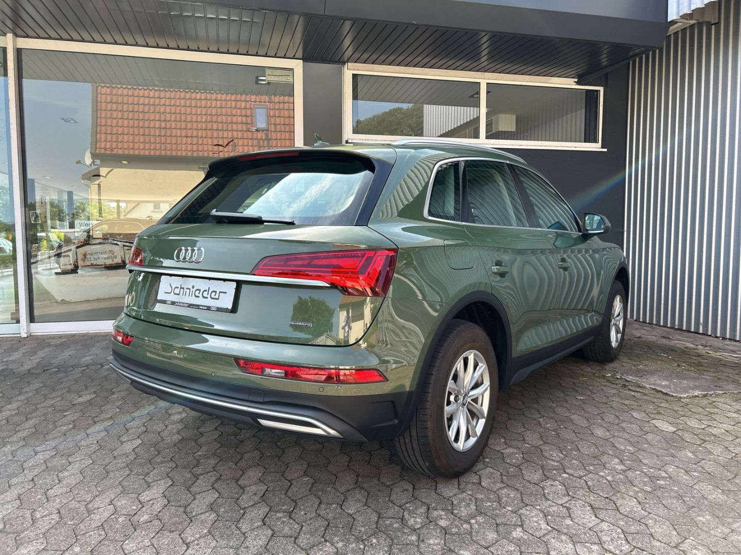 Fahrzeugabbildung Audi Q5 basis 2.0 EU6d 40 TDI S tronic quattro Pano L