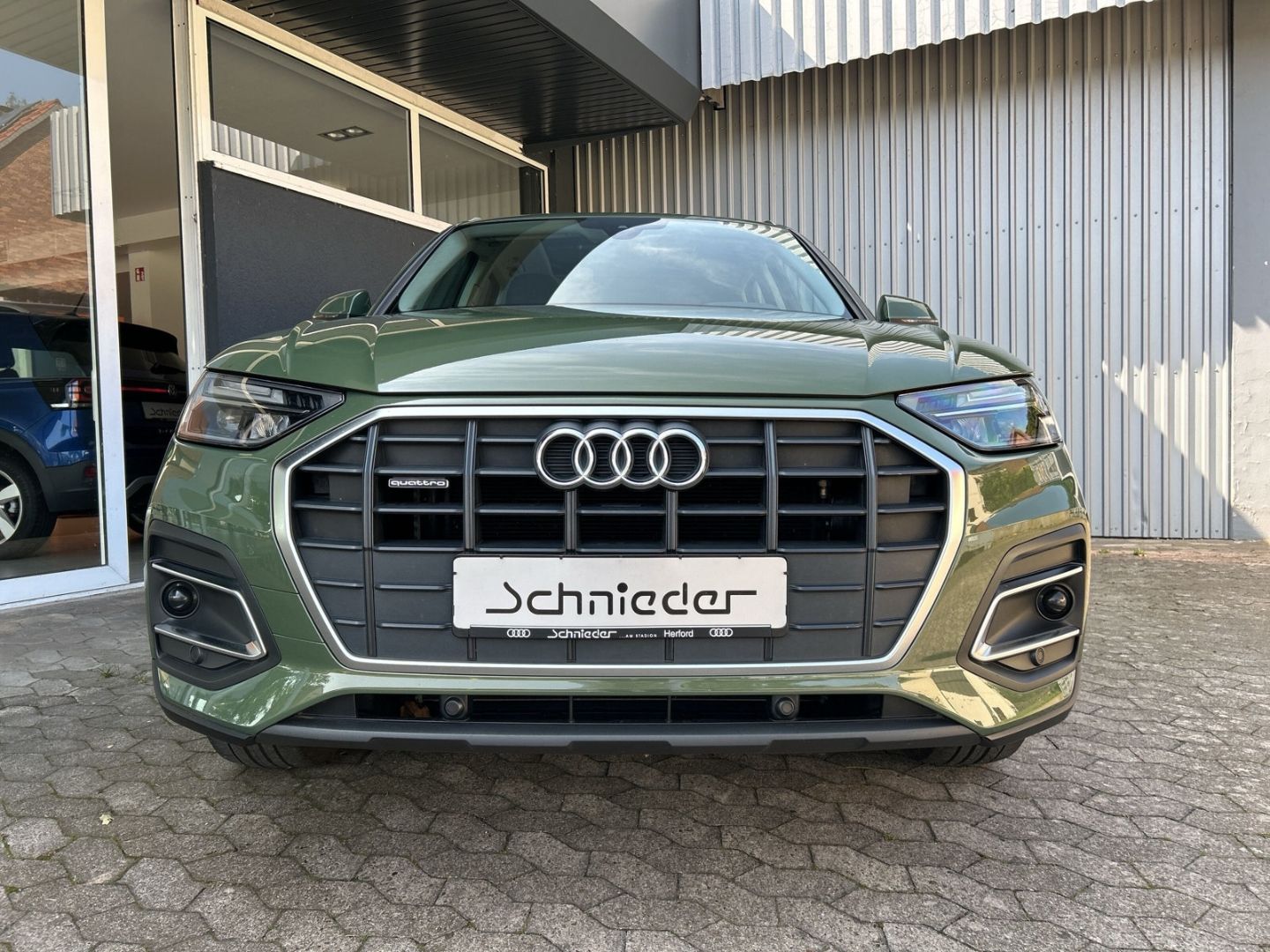 Fahrzeugabbildung Audi Q5 basis 2.0 EU6d 40 TDI S tronic quattro Pano L