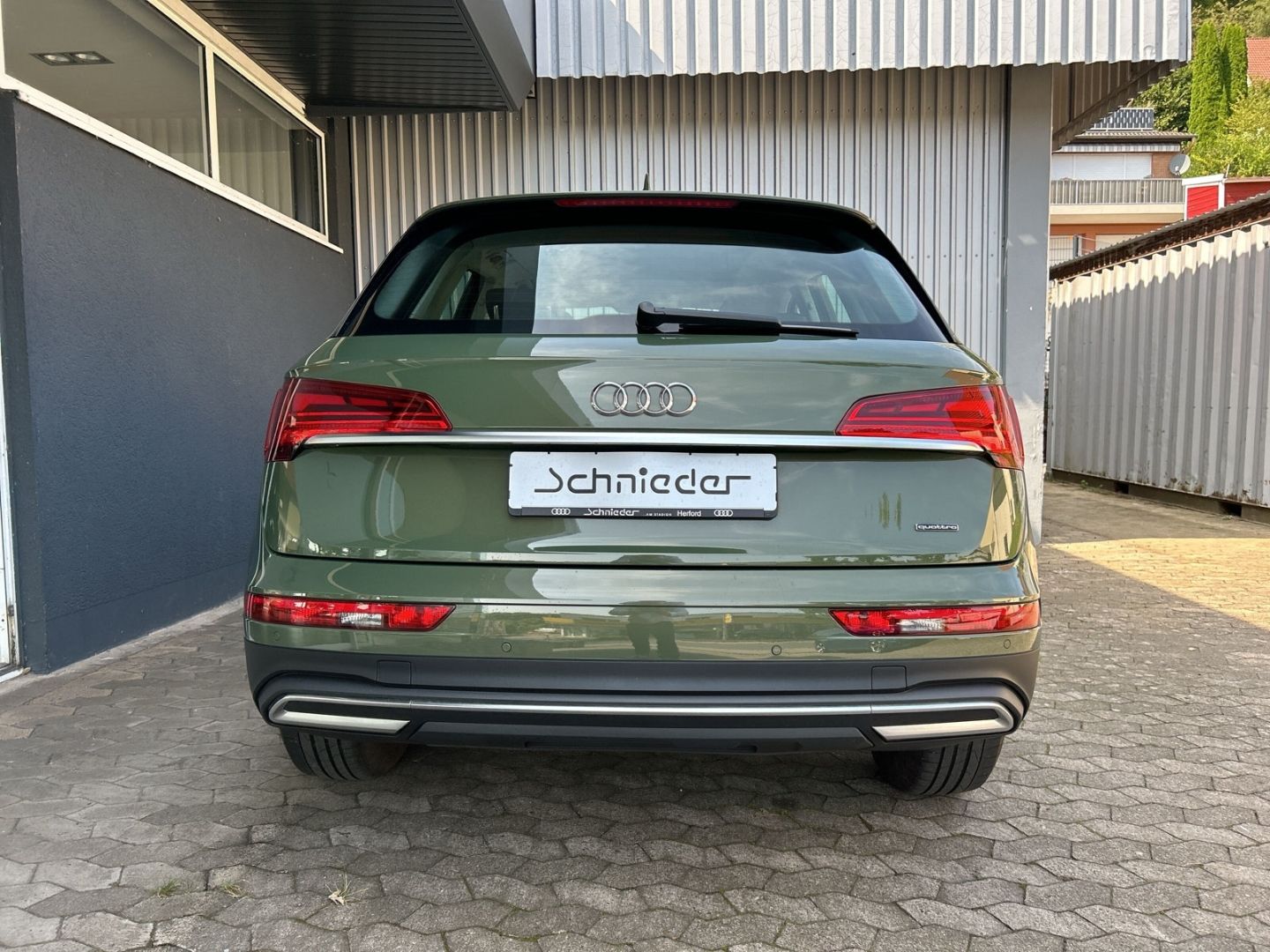 Fahrzeugabbildung Audi Q5 basis 2.0 EU6d 40 TDI S tronic quattro Pano L