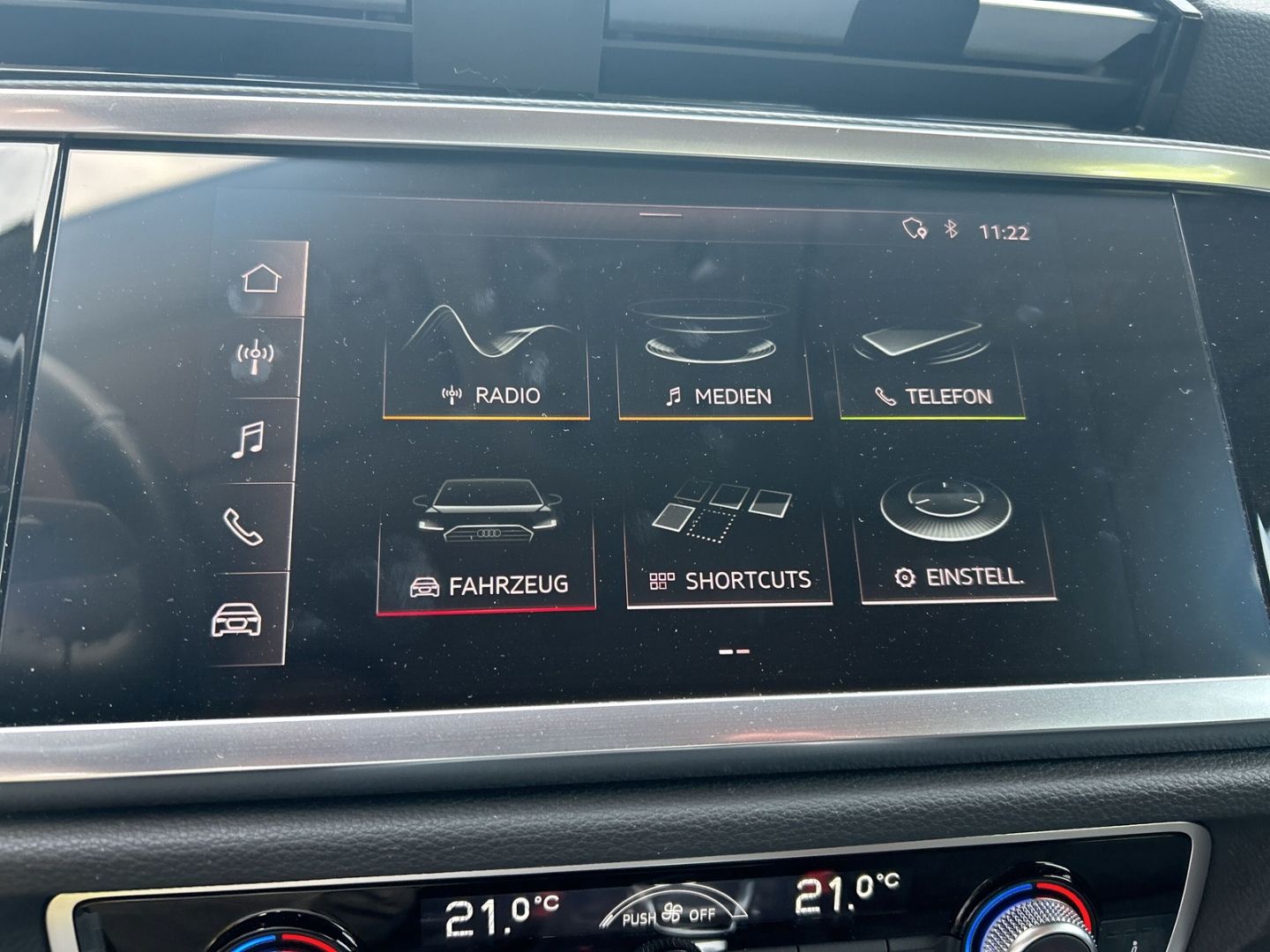 Fahrzeugabbildung Audi Q3 40 2.0 TFSI QUATTRO,LED,PDC,VIRTUAL,CARPLAY