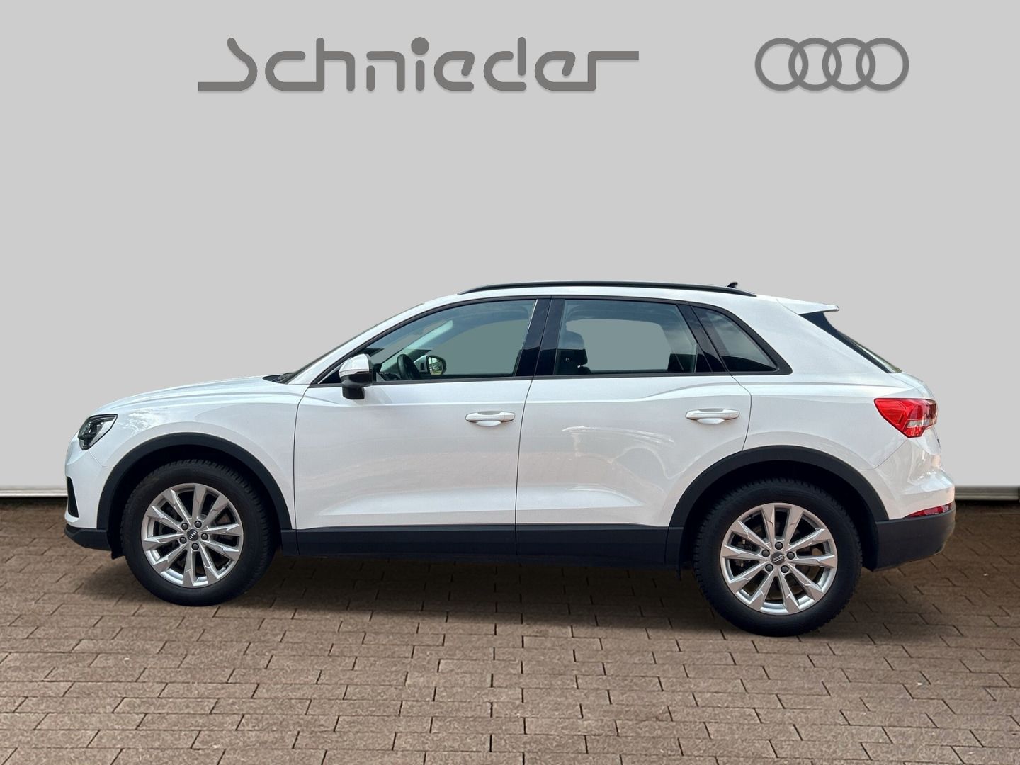 Fahrzeugabbildung Audi Q3 40 2.0 TFSI QUATTRO,LED,PDC,VIRTUAL,CARPLAY