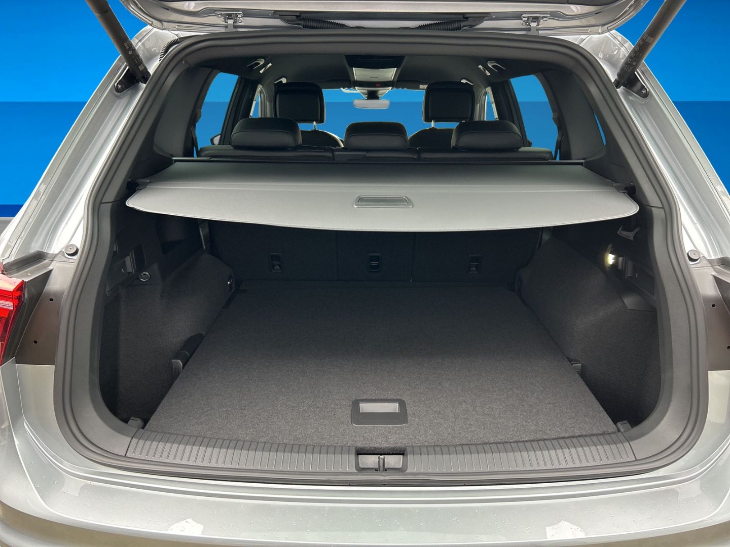 Fahrzeugabbildung Volkswagen Tiguan Allspace 2,0 l TDI 4M  IQ.DRIVE IQ.LIGHT