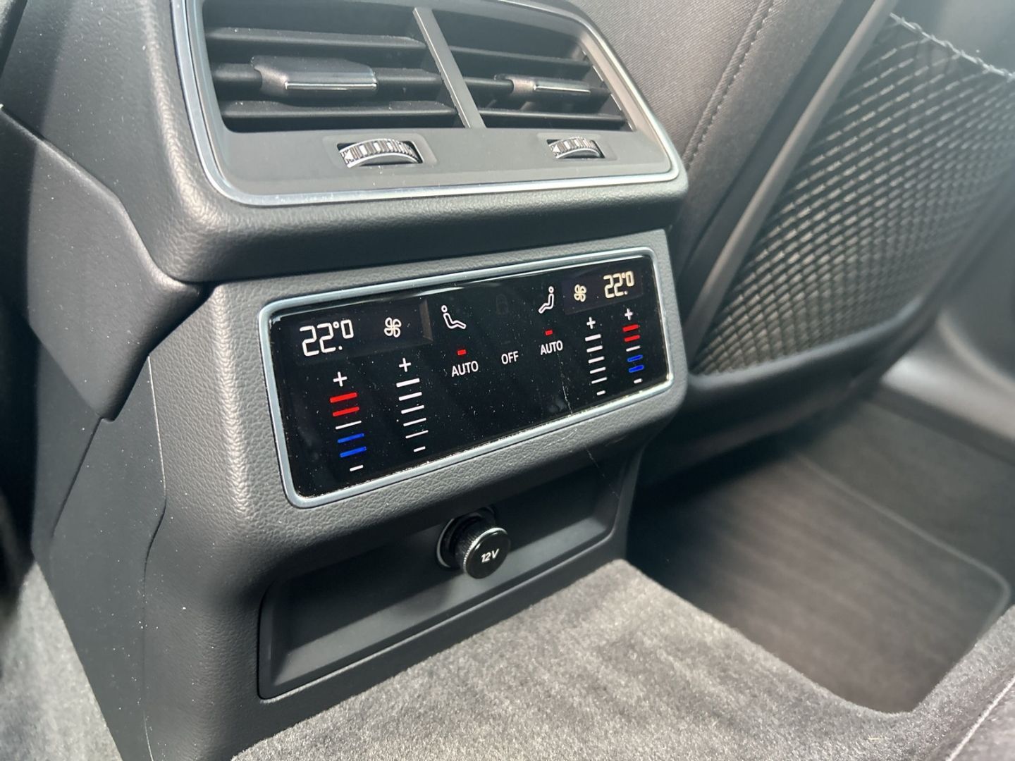 Fahrzeugabbildung Audi A6 40 TDI QUATTRO,AHK,PANO,KAMERA,VIRTUAL,APPLE