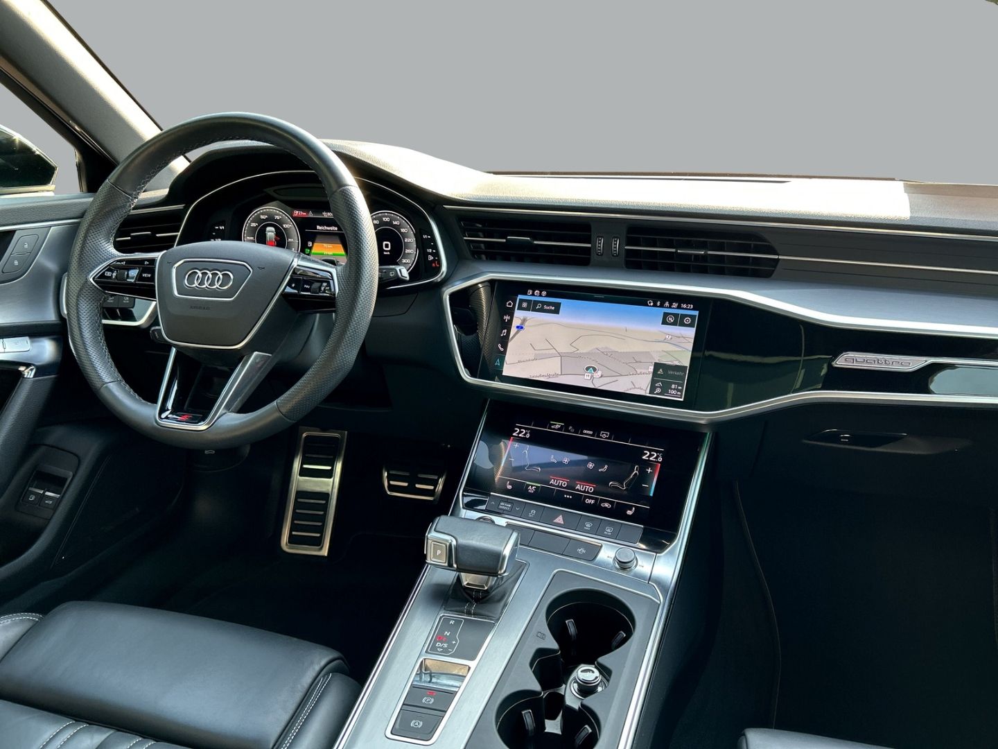 Fahrzeugabbildung Audi A6 AVANT 50TFSIe PANO,VIRTUAL,MATRIX,B&O,APPLE