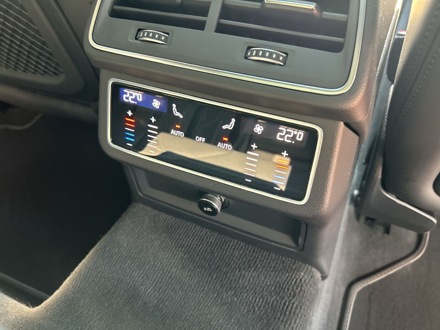 Fahrzeugabbildung Audi A6 AVANT 50TFSIe PANO,VIRTUAL,MATRIX,B&O,APPLE