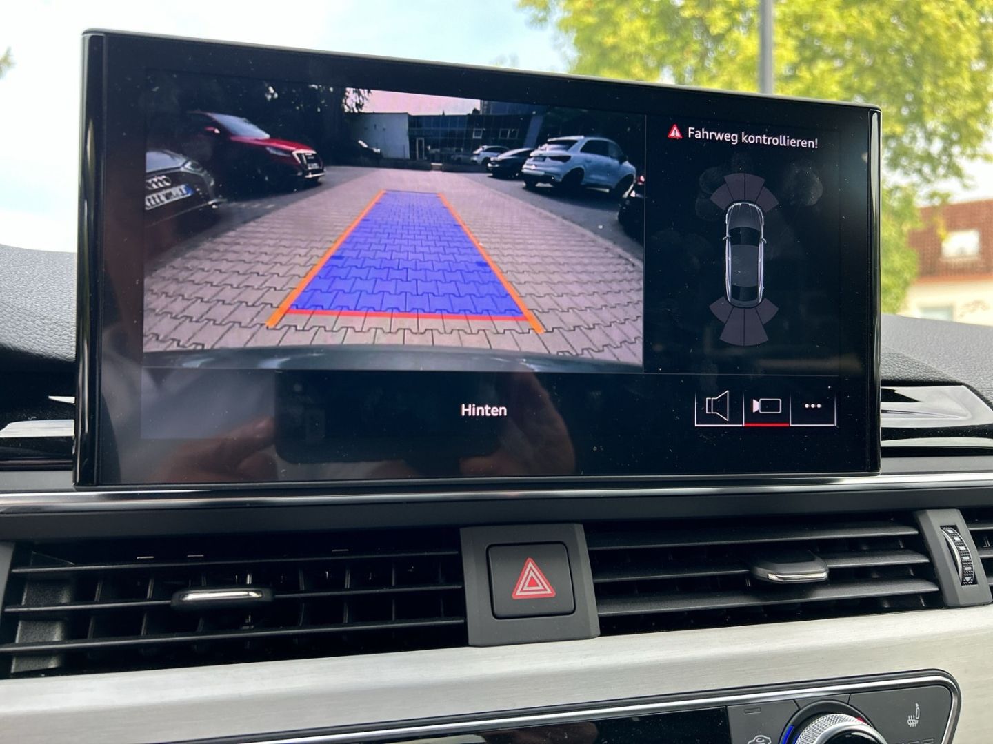 Fahrzeugabbildung Audi A5 SPORTB.40 TDI QUATTRO SLINE AHK,LED,PDC Klima