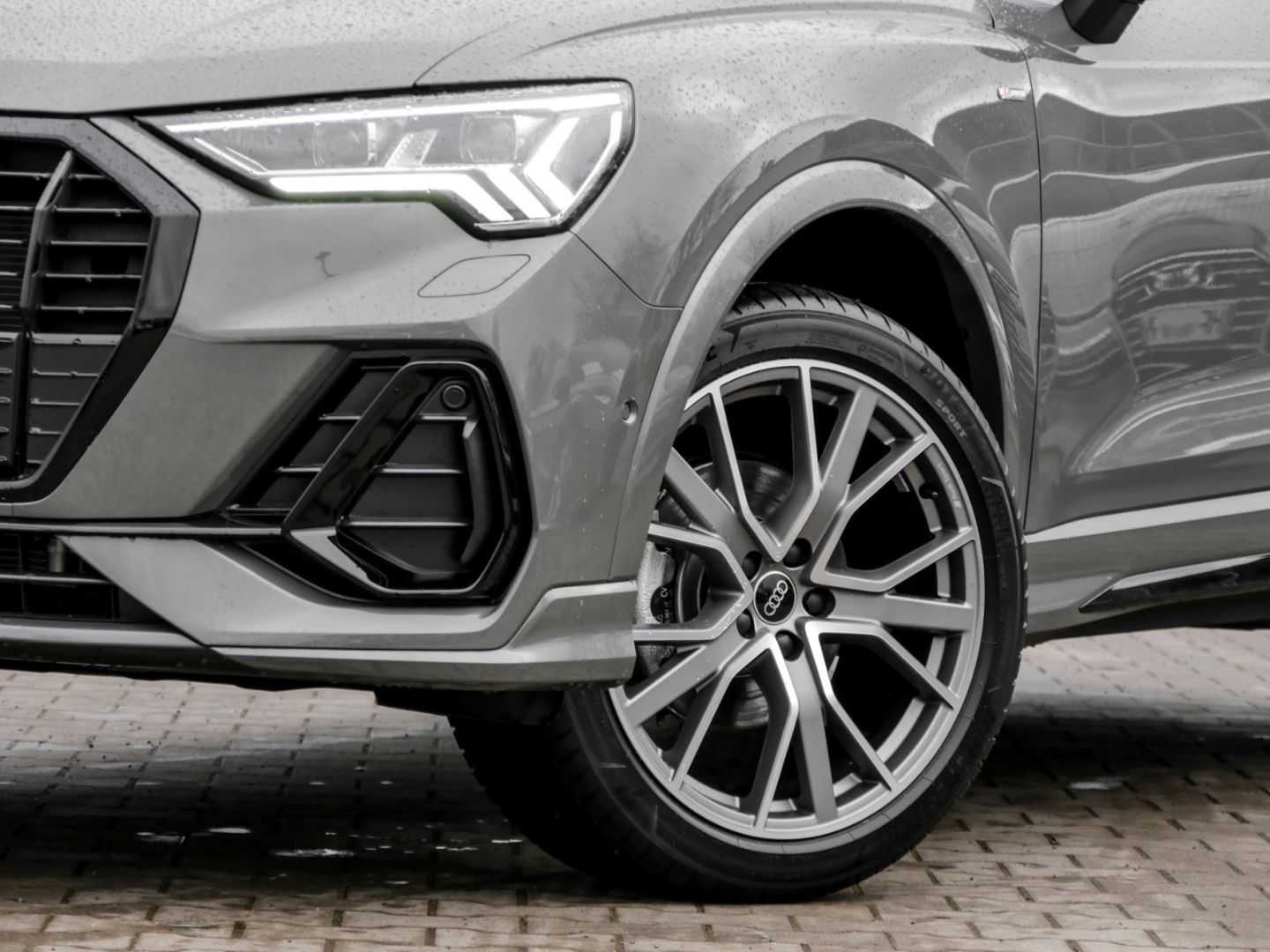 Fahrzeugabbildung Audi Q3 SLINE 35 TFSI MATRIX,KAMERA,AHK,ACC,SHZ Navi