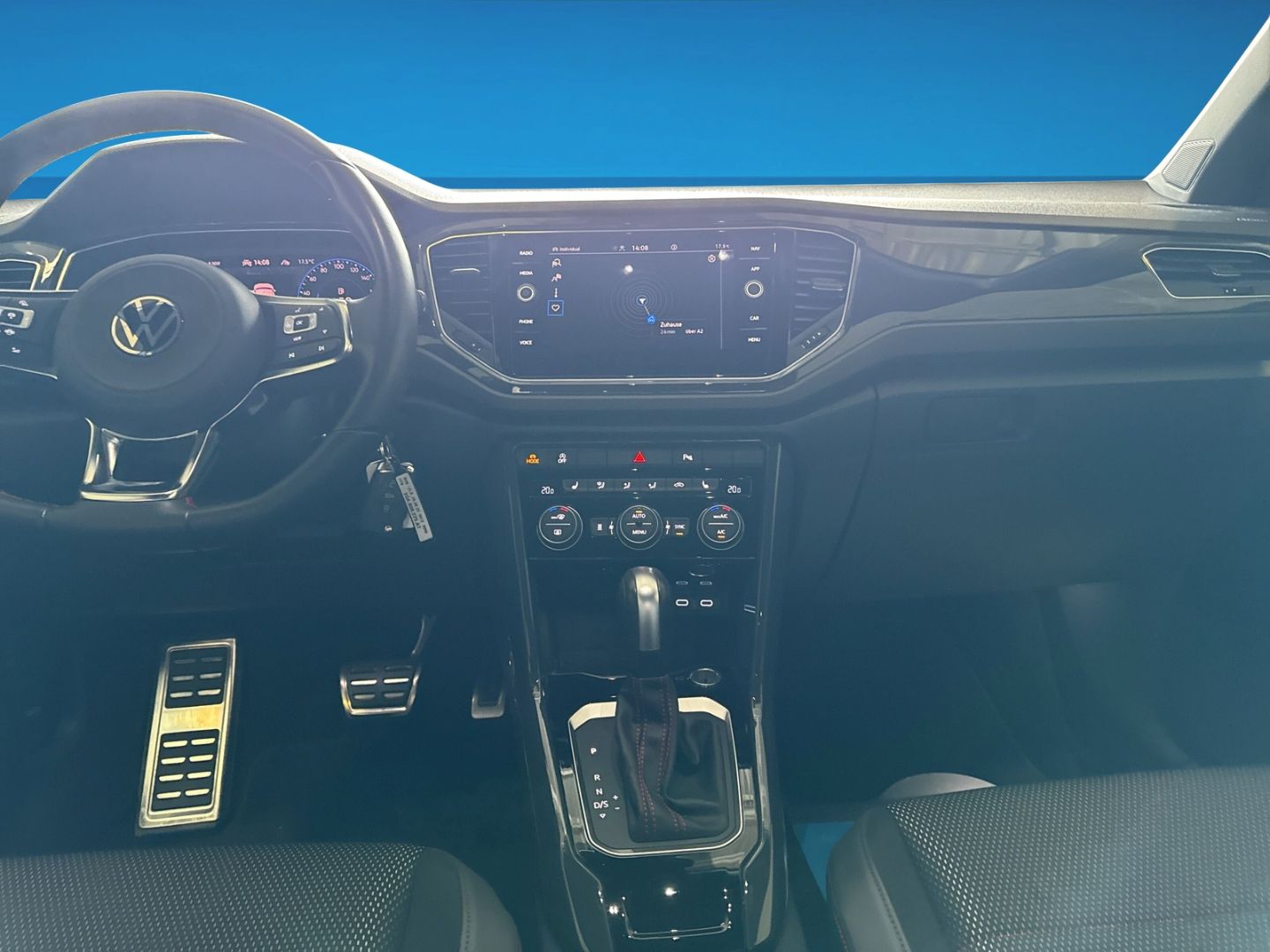 Fahrzeugabbildung Volkswagen T-Roc 1.5 TSI Sport