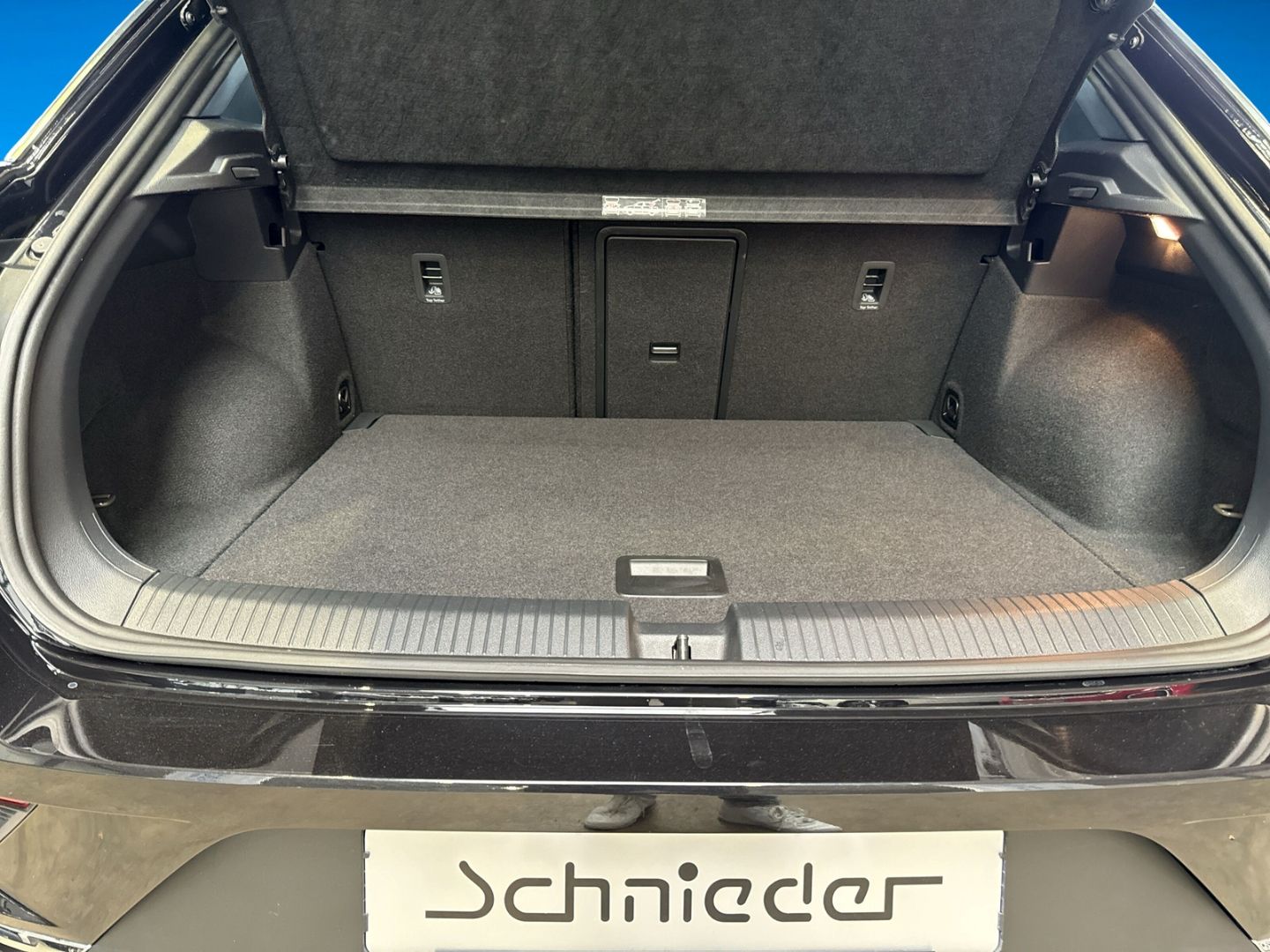 Fahrzeugabbildung Volkswagen T-Roc 1.5 TSI Sport