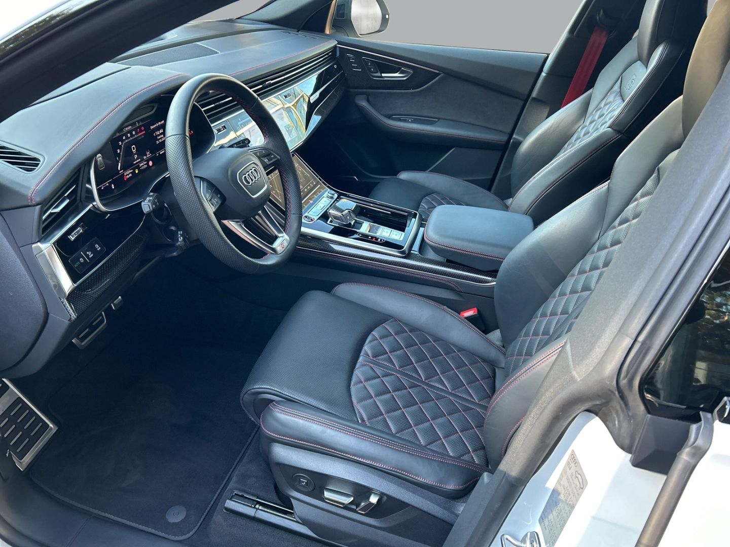 Fahrzeugabbildung Audi SQ8 4.0TFSI MATRIX,AHK,VIRTUAL,SHZ,B&O,PANO