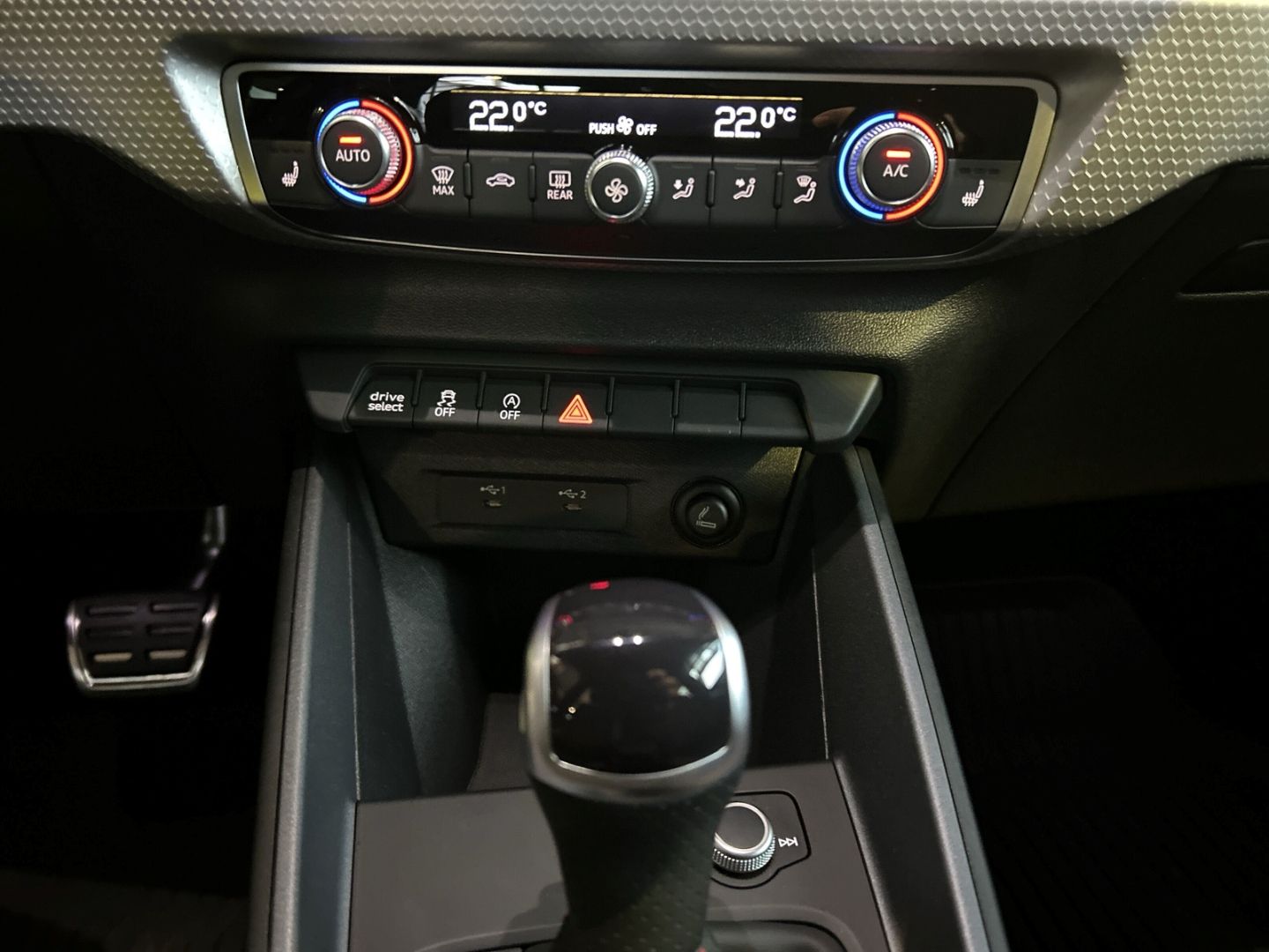 Fahrzeugabbildung Audi A1 SPORTB.40TFSI SLINE,LED,NAVI,SHZ,CARPLAY