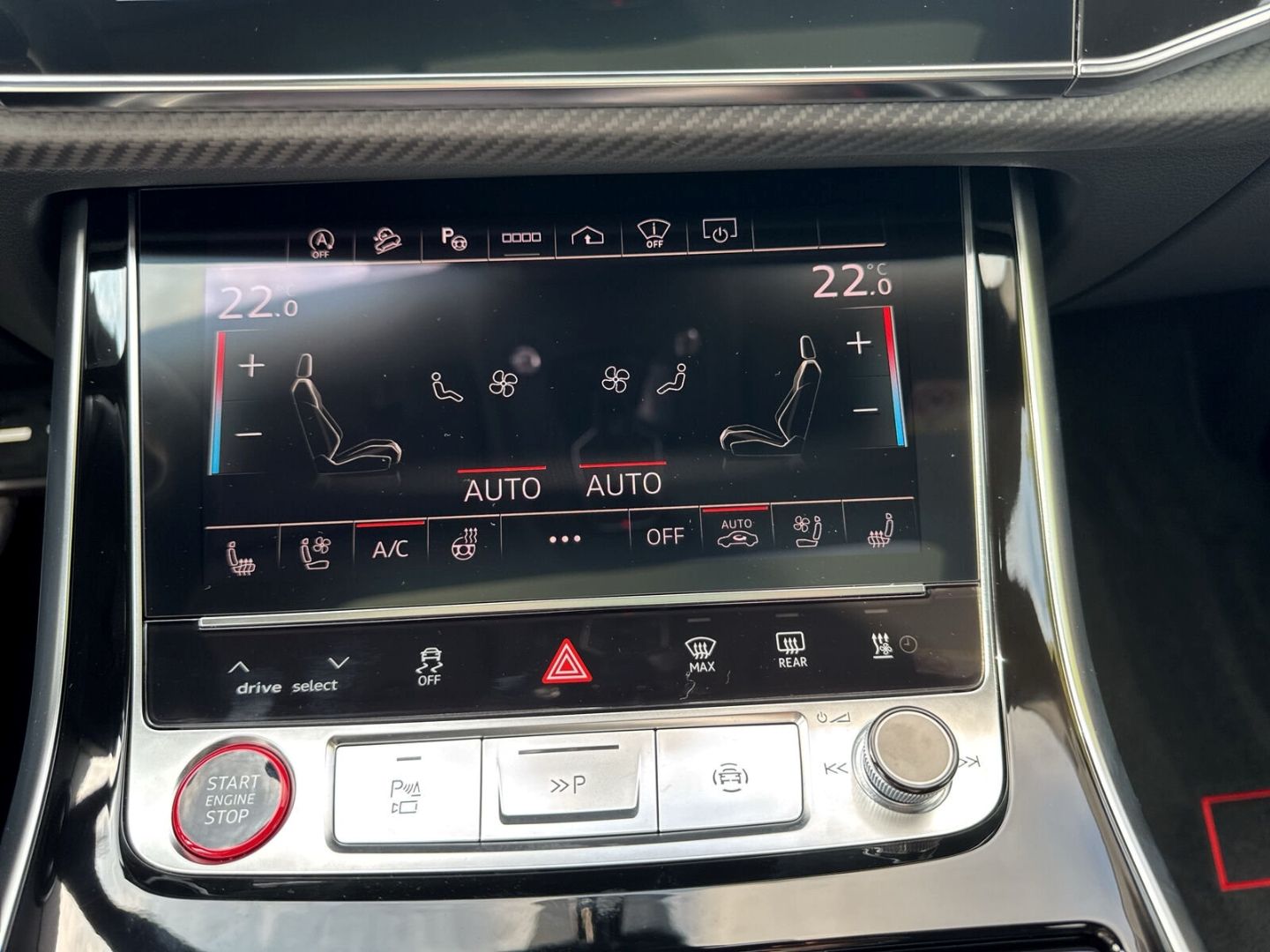 Fahrzeugabbildung Audi RSQ8 SUV HUD LASER,PANO,AHK,VIRTUAL,SPORTABG,B&O