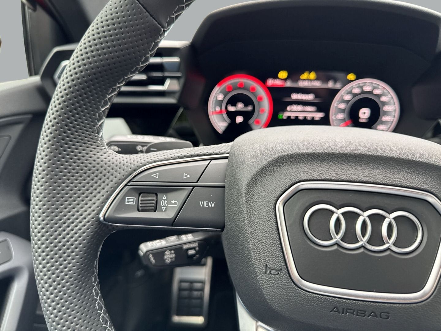 Fahrzeugabbildung Audi A3 SPORTB 35 TFSI SLINE,MATRIX,VIRTUAL,AHK,PANO