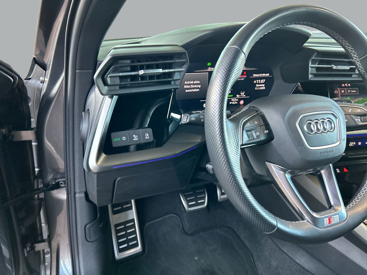 Fahrzeugabbildung Audi A3 35TFSI, LED,NAVI,VIRTUAL,B&O,ACC,CARPLAY