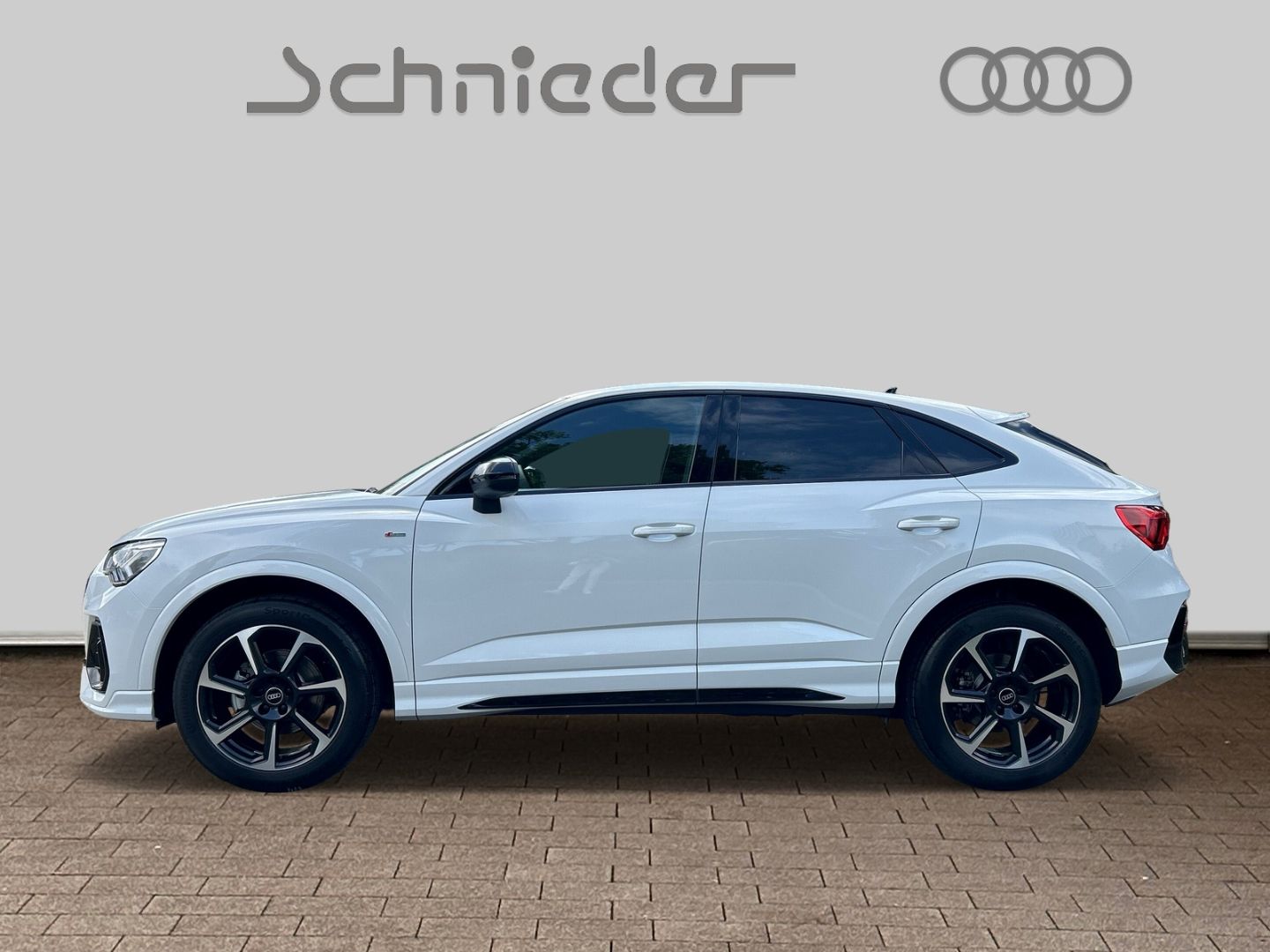 Fahrzeugabbildung Audi Q3 SPORTB SLINE 35 TFSI VIRTUAL,LED,APPLE,19ZOLL