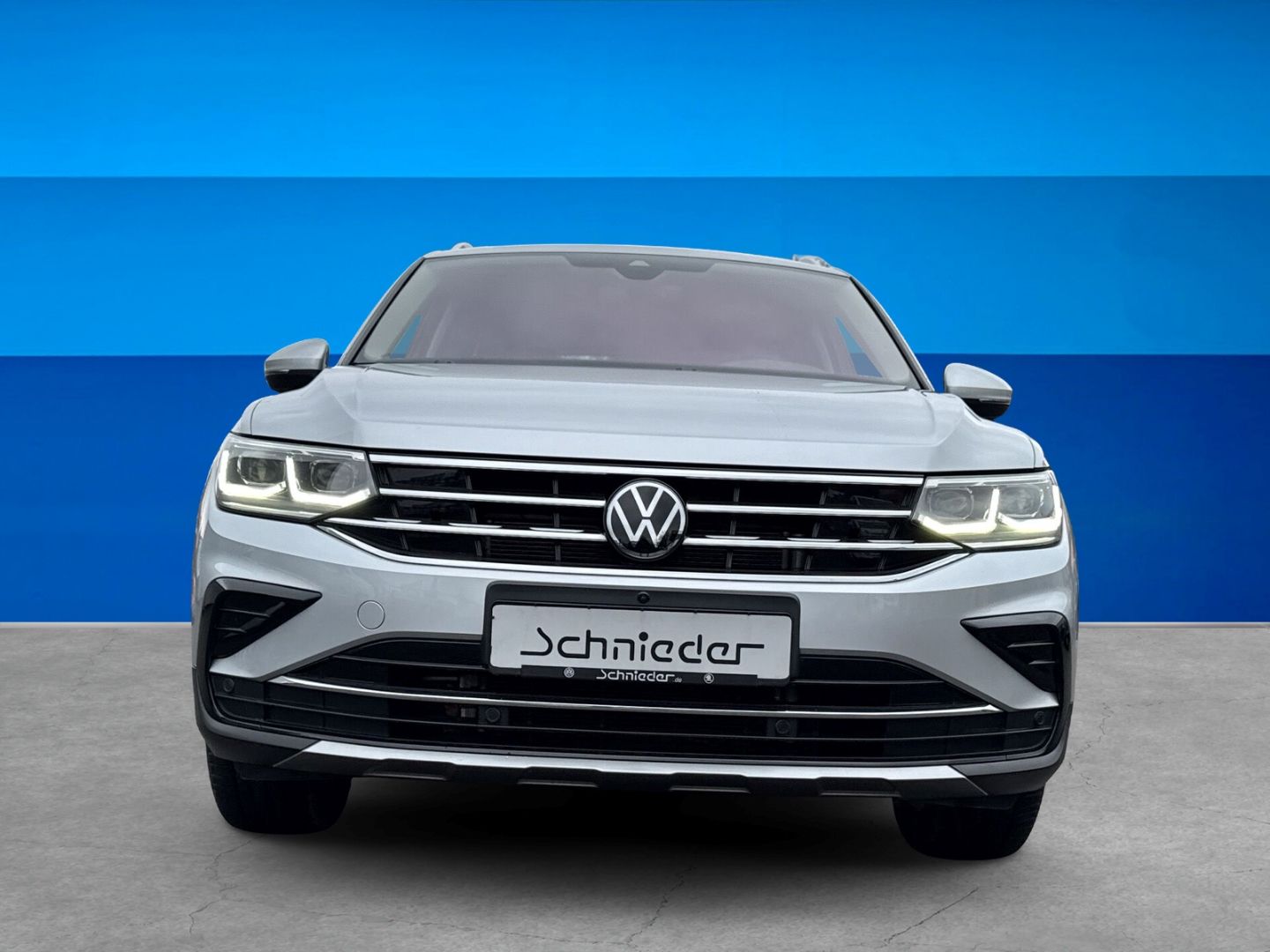 Fahrzeugabbildung Volkswagen Tiguan 2.0 TDI Elegance 4Motion Rear View AHK